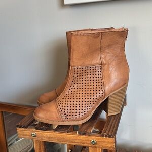 Diba Elyse Cutout Bootie